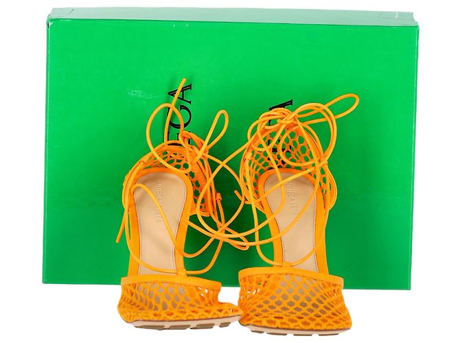 Sandali con lacci elasticizzati Bottega Veneta in pelle arancione - vista 2