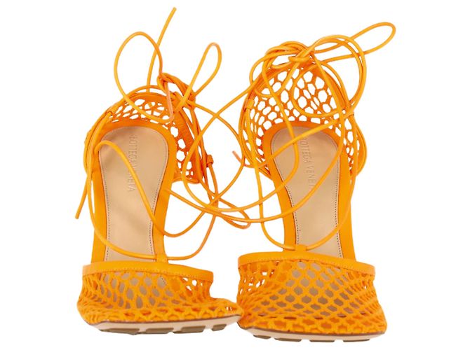 Sandali con lacci elasticizzati Bottega Veneta in pelle arancione - vista 3