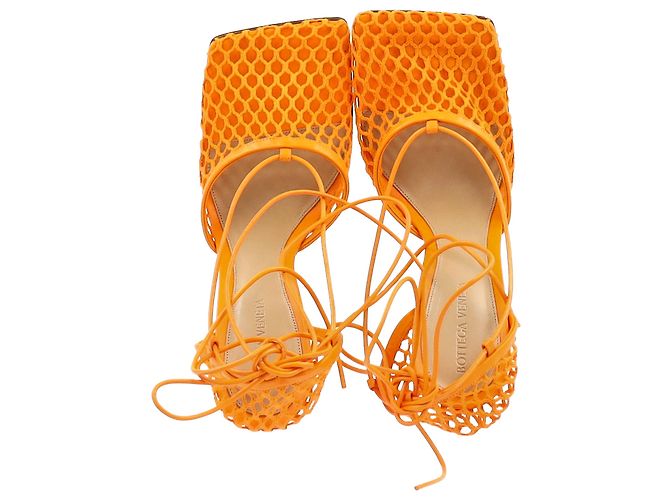 Sandali con lacci elasticizzati Bottega Veneta in pelle arancione - vista 4