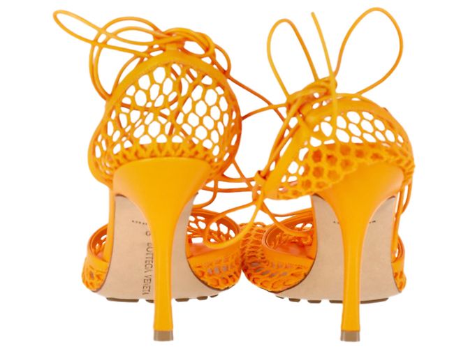 Sandali con lacci elasticizzati Bottega Veneta in pelle arancione - vista 6