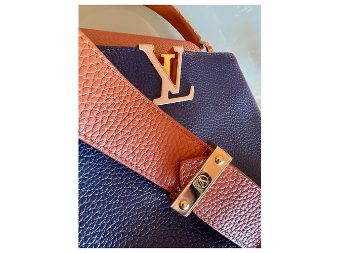 Louis Vuitton Capucines BB Borsa in pelle blu e caramello Marrone chiaro Blu navy - vista 4