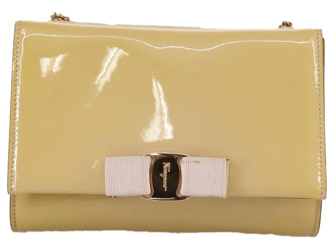 Borsa a spalla a catena Salvatore Ferragamo Smalto Giallo Auth hk1961 - vista 13