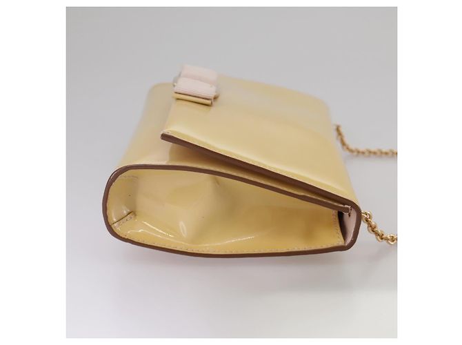 Borsa a spalla a catena Salvatore Ferragamo Smalto Giallo Auth hk1961 - vista 4