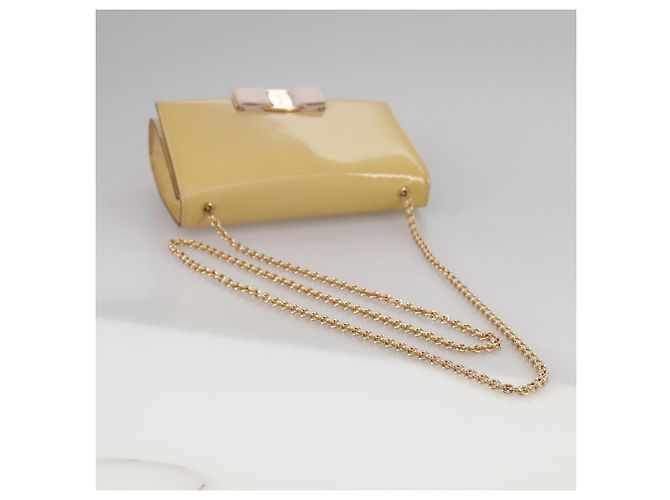 Borsa a spalla a catena Salvatore Ferragamo Smalto Giallo Auth hk1961 - vista 7