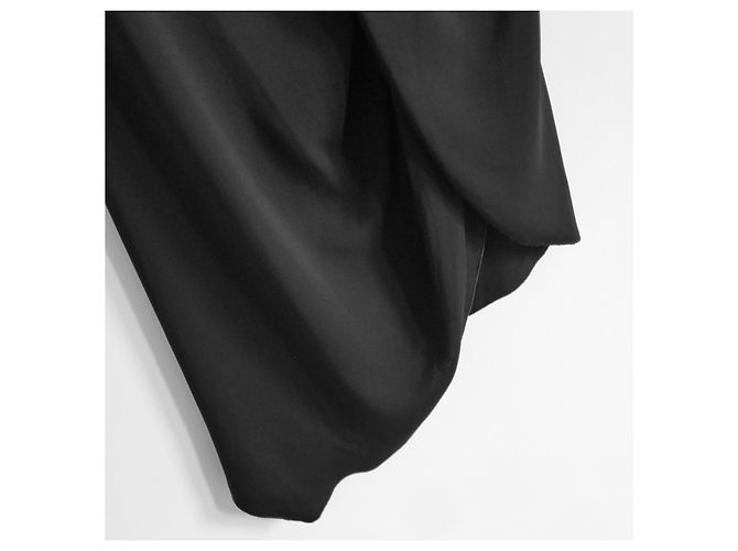 Vestido negro sin mangas con drapeado frontal de Dolce & Gabbana - vista 4