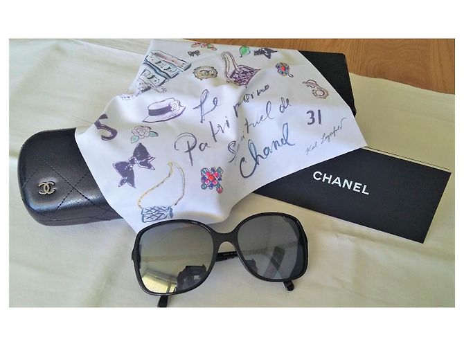 Gafas de sol CHANEL de gran tamaño en excelente estado - con accesorios Negro Gris - vista 3