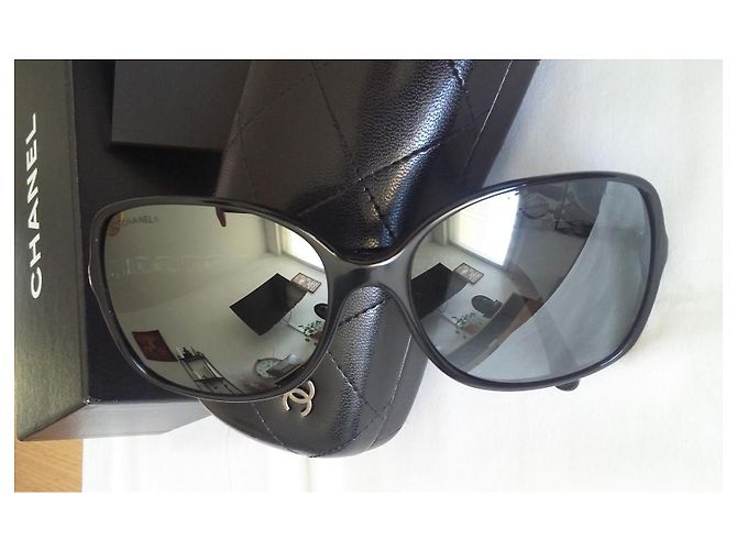 Gafas de sol CHANEL de gran tamaño en excelente estado - con accesorios Negro Gris - vista 6
