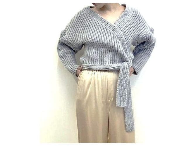 Autre Marque Baserange MEA WRAP Strickjacke aus recycelter Wolle Grau - Ansicht 3
