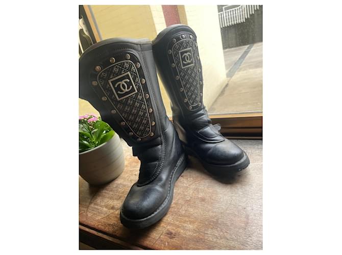Botas Biker Chanel Negras de Goma Negro - vista 3