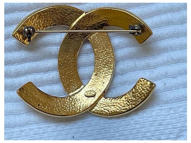 Chanel Maxi Spilla Doppia Logo CC Oro D'oro - vista 2