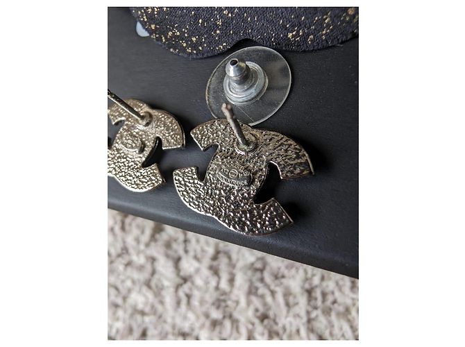 Chanel CC A12V Logo Classico Senza Tempo Scatola per Orecchini in Cristallo SHW CocoMark Argento - vista 8