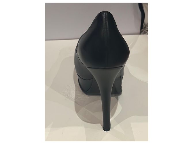 Fendi Pumps aus schwarzem Leder Größe 38 - Ansicht 3