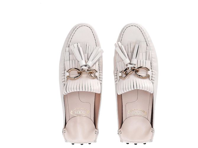 Mocassini Tod's con dettagli a nappina e catena in pelle bianca Bianco - vista 12