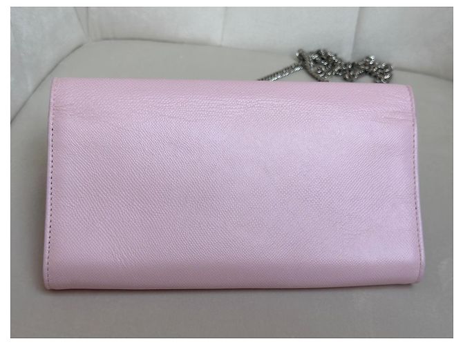 Christian Dior Pochette Wallet su sedia Dior Lady Dior rosa cipria - vista 14