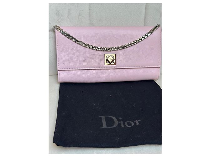 Christian Dior Pochette Wallet su sedia Dior Lady Dior rosa cipria - vista 17