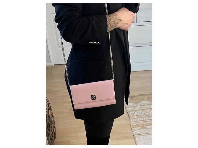 Christian Dior Pochette Wallet su sedia Dior Lady Dior rosa cipria - vista 18