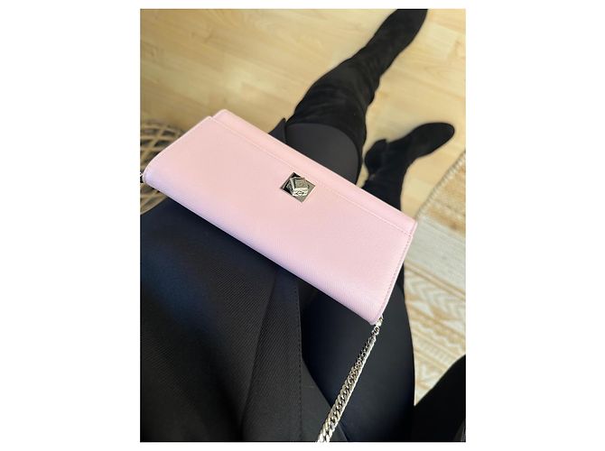 Christian Dior Pochette Wallet su sedia Dior Lady Dior rosa cipria - vista 19