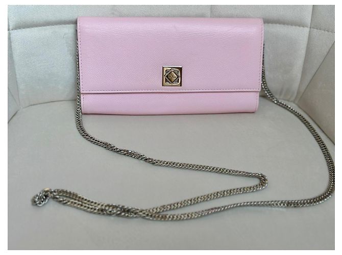 Christian Dior Pochette Wallet su sedia Dior Lady Dior rosa cipria - vista 4