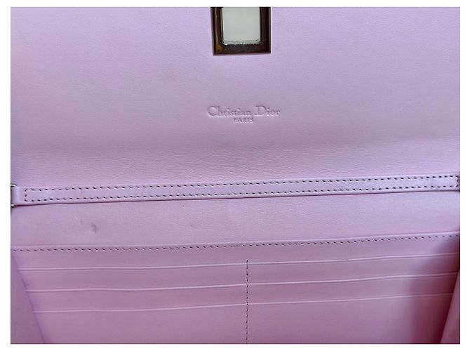 Christian Dior Pochette Wallet su sedia Dior Lady Dior rosa cipria - vista 7