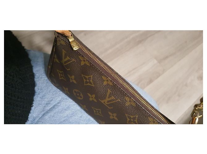 Pochette accessorio Louis Vuitton Marrone - vista 4