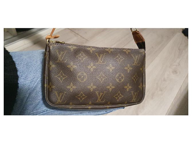 Pochette accessorio Louis Vuitton Marrone - vista 5