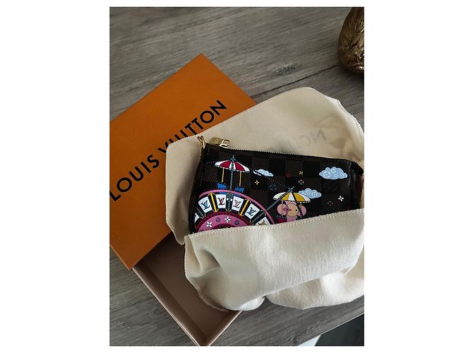 Louis Vuitton Purses, wallets, cases Chocolate - view 2