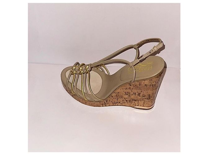 Salvatore Ferragamo Pumps Leder Beige - Ansicht 2
