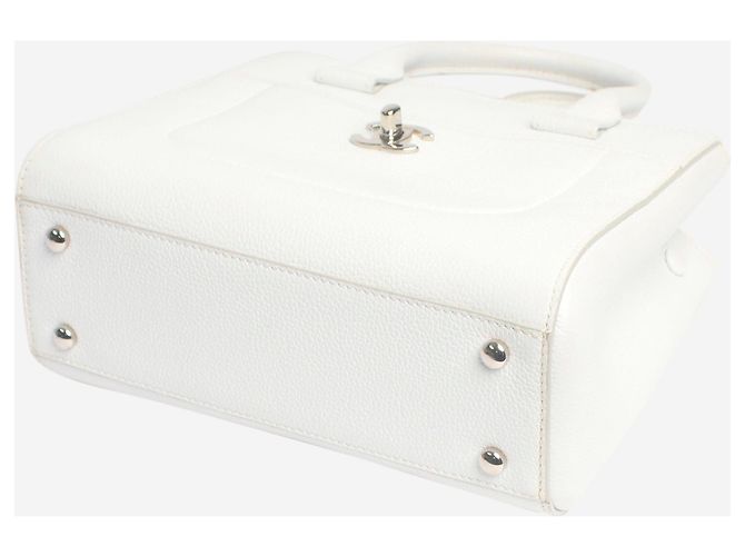 Chanel Borsa 2 in 2 Neo Executive bianca 2017 in pelle caviar Bianco - vista 4