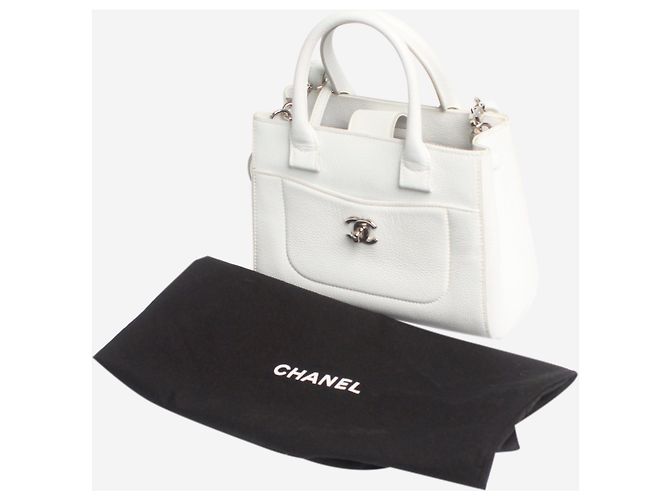 Chanel Borsa 2 in 2 Neo Executive bianca 2017 in pelle caviar Bianco - vista 9