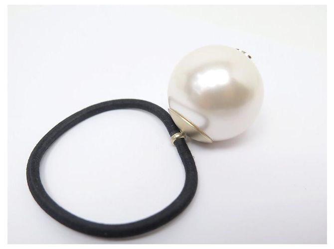 NUOVO ACCESSORIO PER CAPELLI CHANEL CHOUCHOU PERLA LOGO CC ELASTICO Nero - vista 4