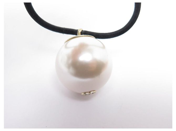NUOVO ACCESSORIO PER CAPELLI CHANEL CHOUCHOU PERLA LOGO CC ELASTICO Nero - vista 5