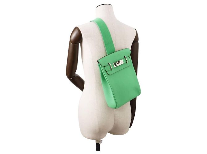 Hermès Sac à dos Hermes Kelly Akkad PM Vert Comic Togo Vert clair - vue 4