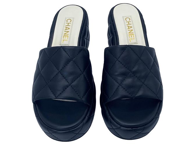 Chanel 24P Sandali Mule a Piattaforma in Pelle Trapuntata Nera EU 40C Nero Gold hardware - vista 6