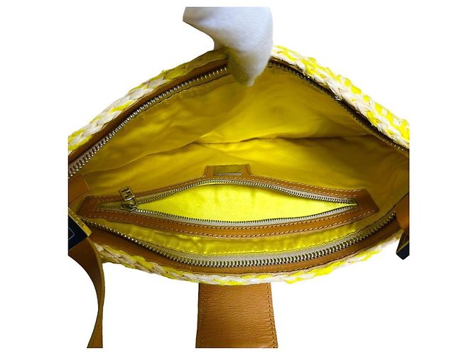 Fendi Gelbe Rafia Geflochtene Strohtasche Baguette - Ansicht 8
