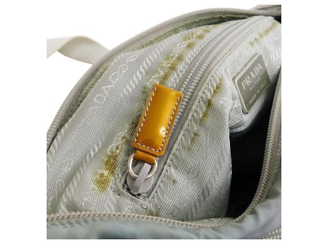 Borsa a tracolla incrociata in nylon blu ghiaccio di Prada Sport con logo - vista 9