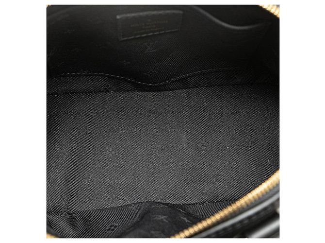 Sac à main Alma Soft BB M59793 de Louis Vuitton Noir - vue 6