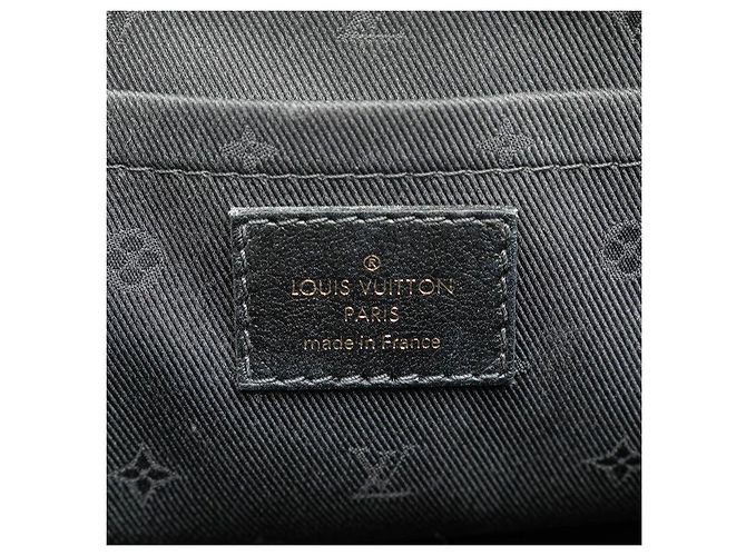 Sac à main Alma Soft BB M59793 de Louis Vuitton Noir - vue 7