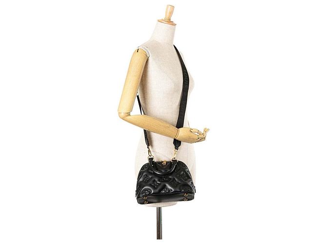 Sac à main Alma Soft BB M59793 de Louis Vuitton Noir - vue 8