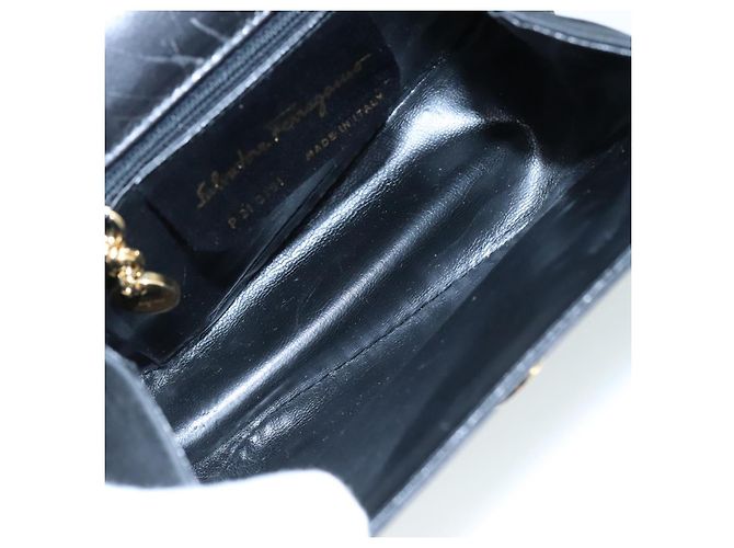 Borsa a Spalla Gancini in Camoscio Nero e Oro Salvatore Ferragamo Auth bs20936 D'oro - vista 17