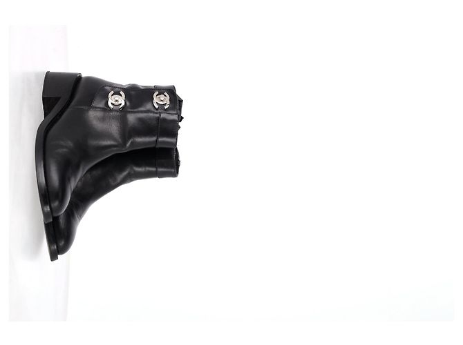 Timeless Stivaletti Logo CC Chanel in Pelle Nera Nero - vista 7