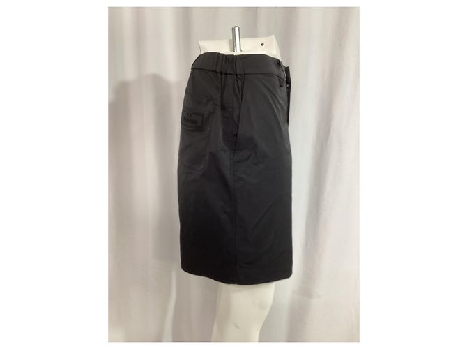 Bermuda aus schwarzem Polyester mit Valentino Garavani Logo-Patch - Ansicht 5