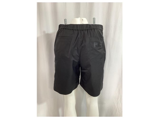 Bermuda aus schwarzem Polyester mit Valentino Garavani Logo-Patch - Ansicht 6