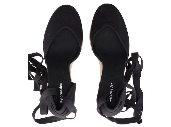Reformation Camille Wedge con lacci in suede nero - vista 10