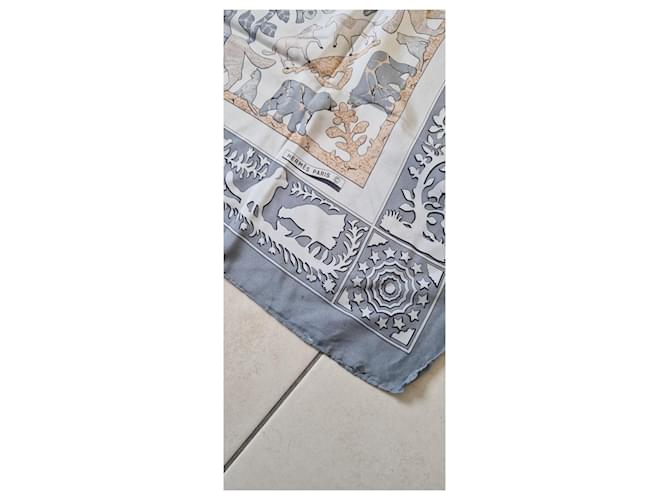 Autre Marque Bufanda Early America de seda gris - vista 2