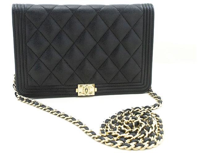 CHANEL Boy Portafoglio con Catena in Pelle di Vitello Grana Nera Nero - vista 2