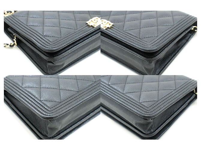 CHANEL Boy Portafoglio con Catena in Pelle di Vitello Grana Nera Nero - vista 6
