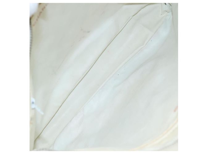CHANEL Bolsa de Ombro Matelassé de Couro Branco Dourado CC Auth bs20903 - vista 16