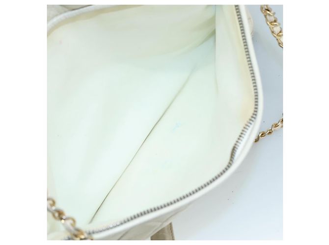 CHANEL Bolsa de Ombro Matelassé de Couro Branco Dourado CC Auth bs20903 - vista 23