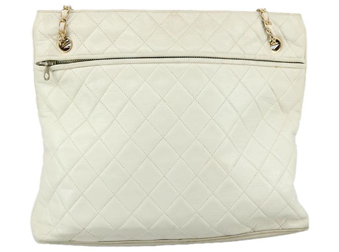 CHANEL Bolsa de Ombro Matelassé de Couro Branco Dourado CC Auth bs20903 - vista 3
