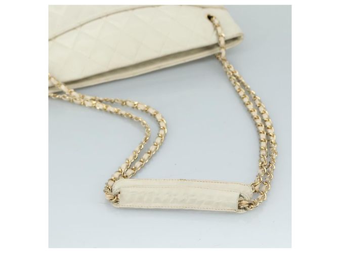 CHANEL Bolsa de Ombro Matelassé de Couro Branco Dourado CC Auth bs20903 - vista 7